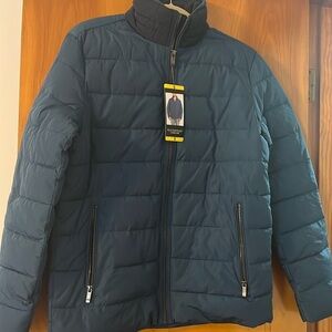 🧥 Weatgerproof jacket